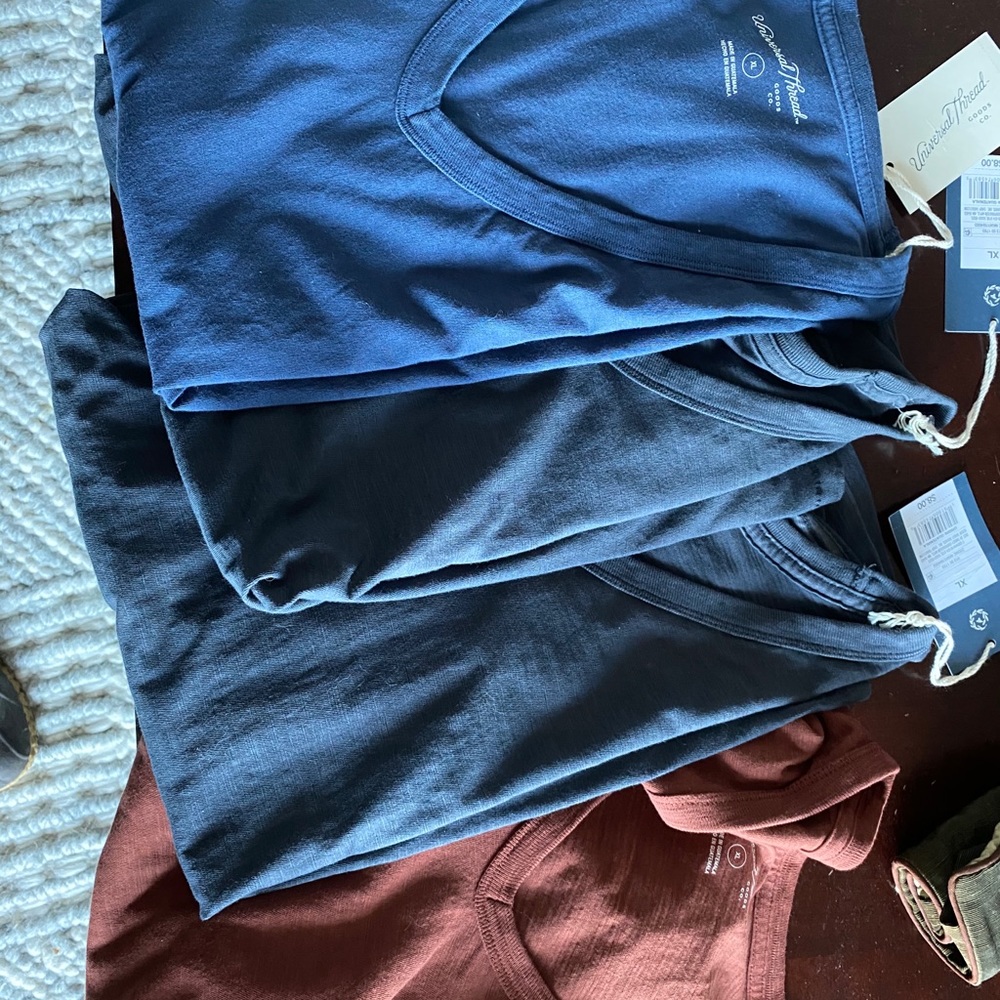 Universal thread tee shirts set of 4
